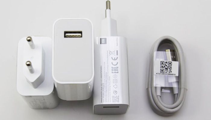 تشخیص شارژر اصل از فیک - راهنمای کامل برای خرید ایمن